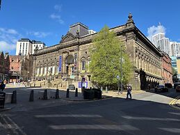 Modern 2BR Apartment Leeds Centre