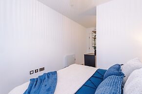 Modern 2BR Apartment Leeds Centre