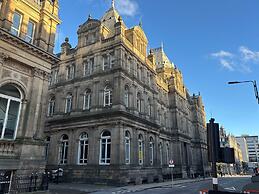 Modern 2BR Apartment Leeds Centre
