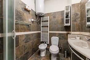 Classic City Stay 1BR in Historic Location