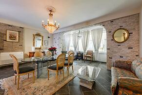 Classic City Stay 1BR in Historic Location
