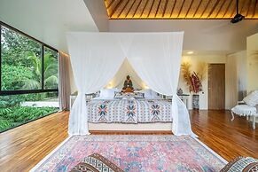 A Cliff Residence Villa