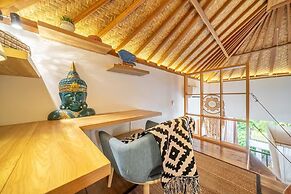 A Cliff Residence Villa