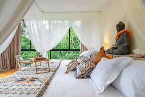 A Cliff Residence Villa