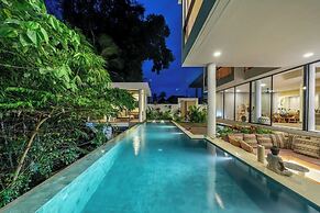 A Cliff Residence Villa