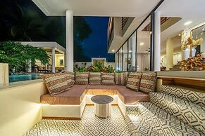 A Cliff Residence Villa
