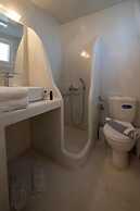 THE F SUITES