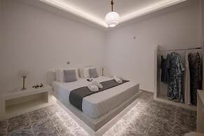 THE F SUITES