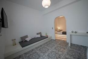 THE F SUITES