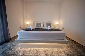 THE F SUITES