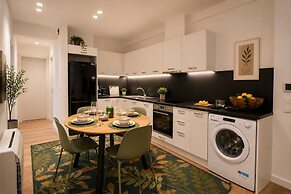 LIV - Upscale Athenian Apartment 1A
