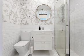 Central 2BD Apt Facing Torre Madrid Duque de Osuna