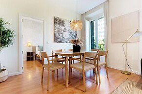 Central 2BD Apt Facing Torre Madrid Duque de Osuna