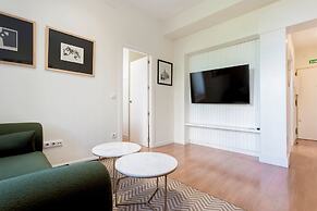 Central 2BD Apt Facing Torre Madrid Duque de Osuna