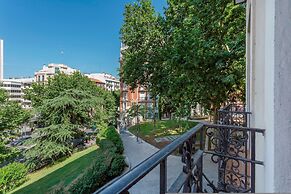 Central 2BD Apt Facing Torre Madrid Duque de Osuna