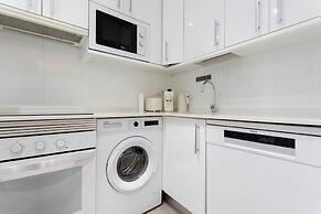 Central 2BD Apt Facing Torre Madrid Duque de Osuna