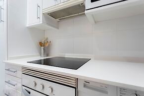 Central 2BD Apt Facing Torre Madrid Duque de Osuna