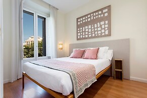 Central 2BD Apt Facing Torre Madrid Duque de Osuna