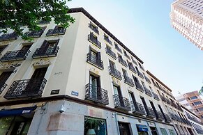 Central 2BD Apt Facing Torre Madrid Duque de Osuna