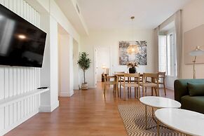 Central 2BD Apt Facing Torre Madrid Duque de Osuna