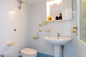 Lilium Ariana Apartment by Mamo Florence