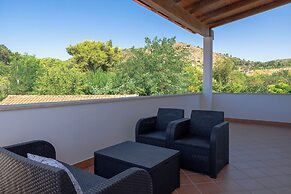 Lilium Ariana Apartment by Mamo Florence