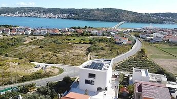 Trogir sky view suites