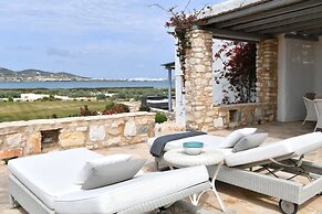 Sunray Pounta Paros Beachfront Villa Near Kitesurf