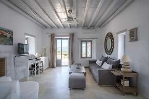Sunray Pounta Paros Beachfront Villa Near Kitesurf