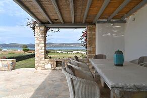 Sunray Pounta Paros Beachfront Villa Near Kitesurf