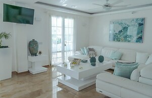 PARADISE DUKASI SUITES at LOS CORALES
