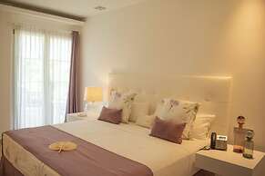 PARADISE DUKASI SUITES at LOS CORALES