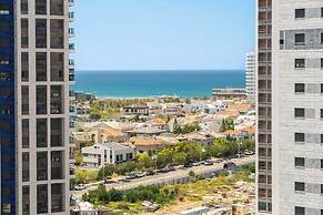 Spacious 4BR Balcony Mamad-RenovatedBldg