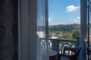 Ceyloni Lake Residency - Kandy