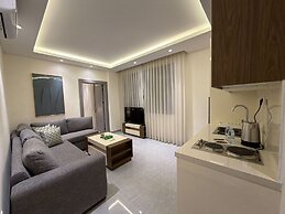 202 JRE Apartment With Stunning Boulevard Veiw