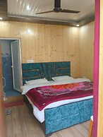 Yamuna pag pinewood hotel