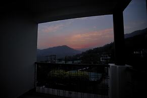Flyo Stayo - Naukuchiatal