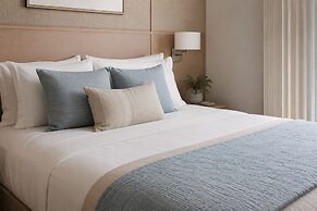 The Avelyn Suites