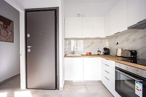 Bright Cozy 2BR l Balcony & Work Corner