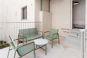 Bright Cozy 2BR l Balcony & Work Corner