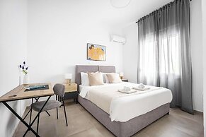 Bright Cozy 2BR l Balcony & Work Corner
