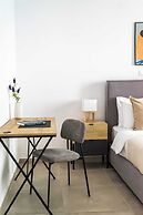 Bright Cozy 2BR l Balcony & Work Corner
