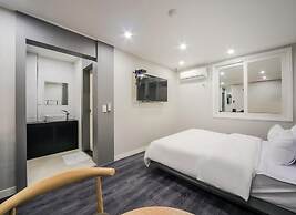 Gamdong Hotel