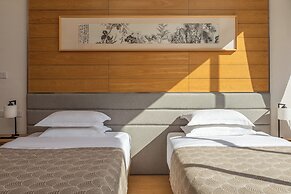 Guilin Heshe Lakeside Resort