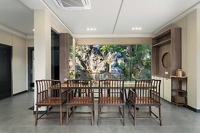 Guilin Heshe Lakeside Resort