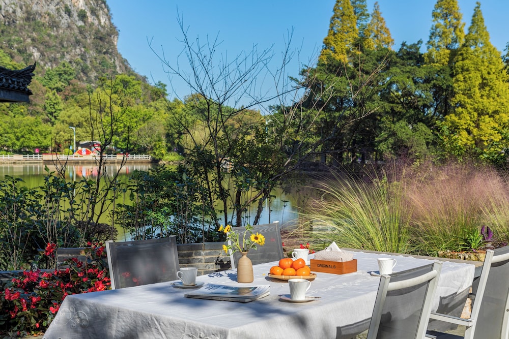 Guilin Heshe Lakeside Resort