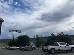 Stampeder Inn