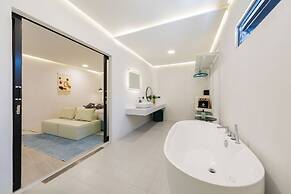 Pool Access Spacious Townhouse Kid Slide