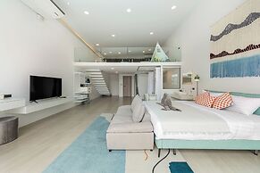 Pool Access Spacious Townhouse Kid Slide