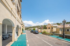 Lalq13 Stunning Frontline Golf 3 Bed Apt